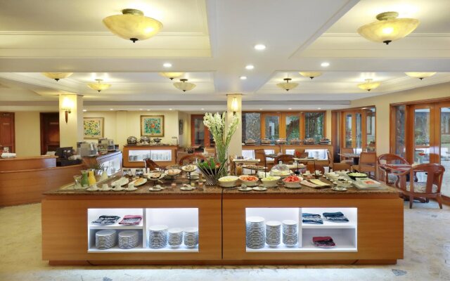 Novotel Surabaya - Hotel & Suites