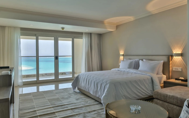 Triumph White Sands