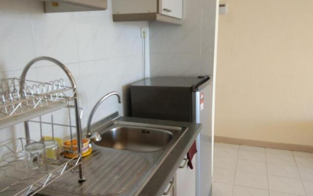 OYO Home 90533 Nomadic Town Condo