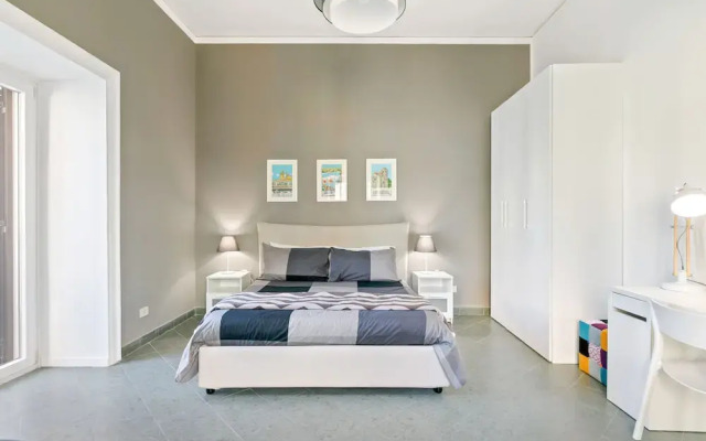 Stylish Flat Maqueda