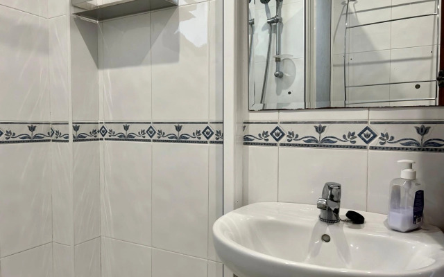 Casa con terraza y hermoso jardín comunal