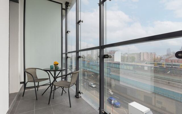 Kasprzaka Studio Remote Work by Renters