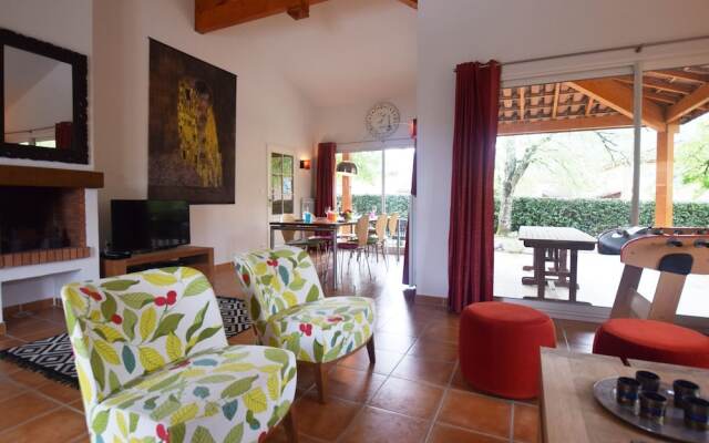 Elegant Villa in Les Mazes With Swimming Pool