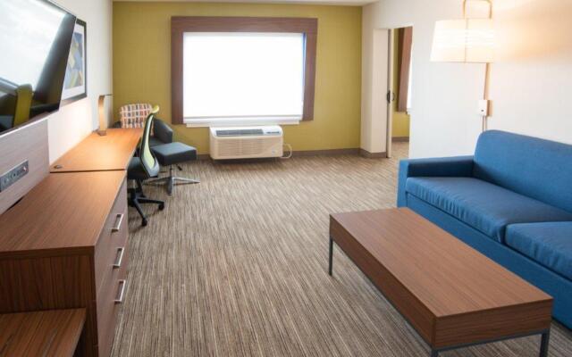 Holiday Inn Express & Suites North Battleford by IHG