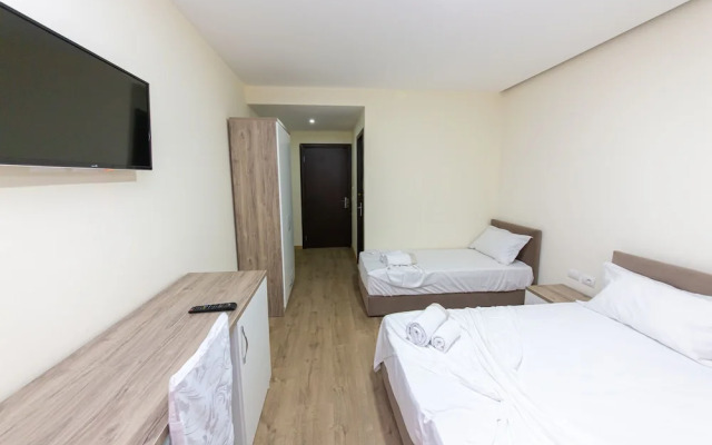 Esal Hotel