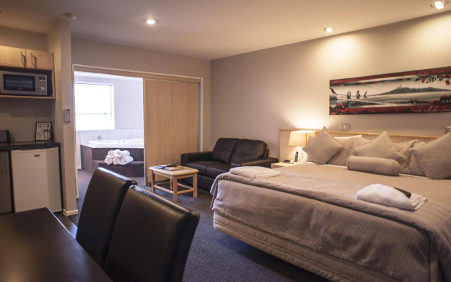Arthur's Court Motor Lodge
