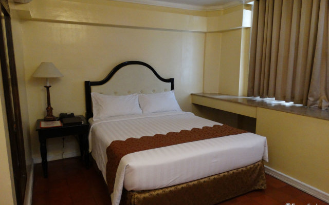 White Knight Hotel Intramuros