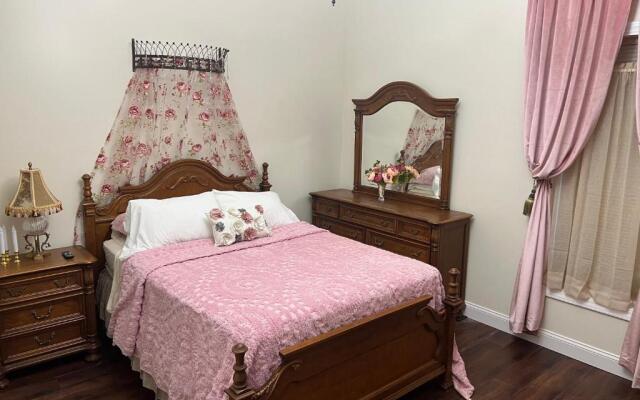 Holland Farmhouse Inn B & B