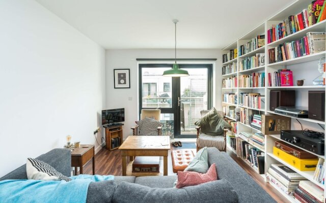 Eclectic 1BD Flat Walthamstow