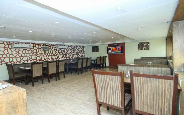 OYO 2155 Hotel Wardhman
