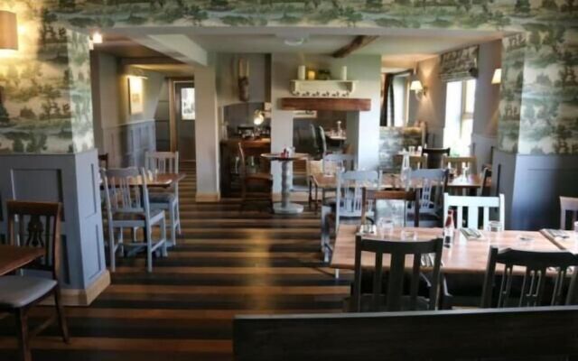 The Queens At Horton