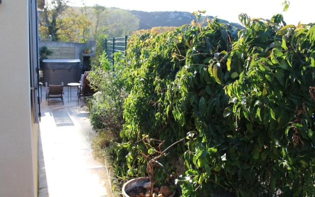 Scenic Villa With View of the Gardon River