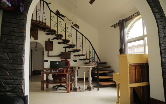 Stallion Place Hotel - Bed and Breakfast