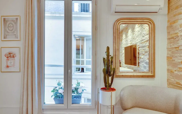 Amazing Historical Parisien Studio Next TO Louvre Area ! - 2
