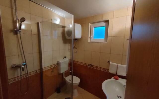 A5 Beachfront apt With a Balcony and sea View