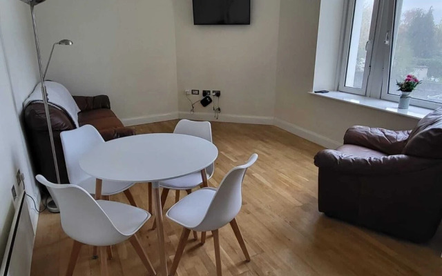 Stunning 3-bed Apartment in Heart of Cardiff Bay
