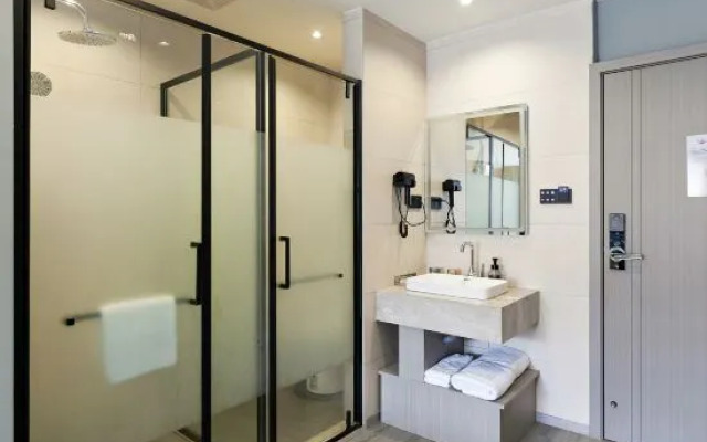 Yayue Wanxing Smart Hotel