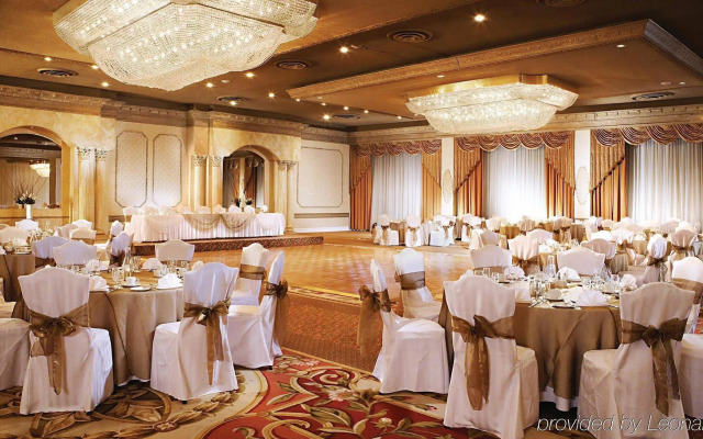 Crowne Plaza Hotel-Niagara Falls/Falls View