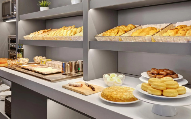 B&B Hotel Girona 2