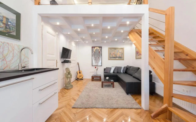 Bridge & Castle Art Apartman