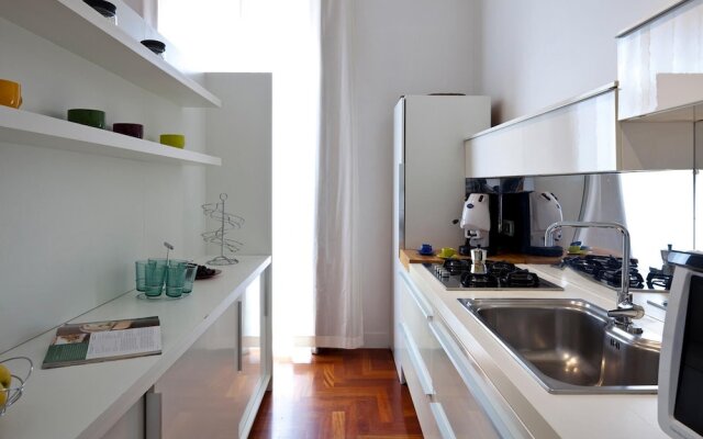 Elegant Apartment at Chiaia by Wonderful Italy