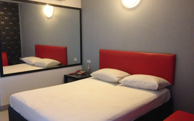 Natpob Sleep Station Motel