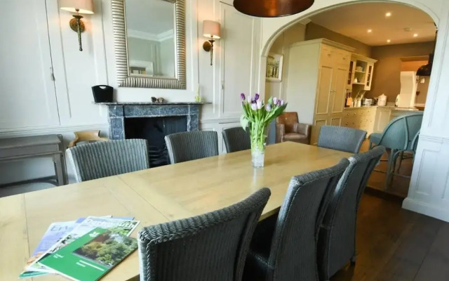 Amazing river view house sleeps 8