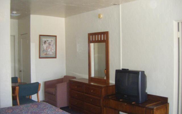 Copper Cactus Inn