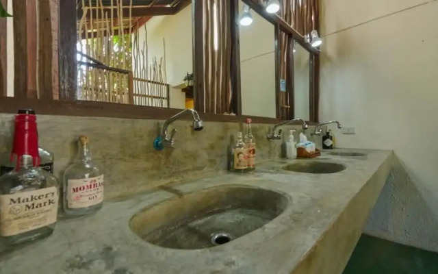 White Banana Beach Club