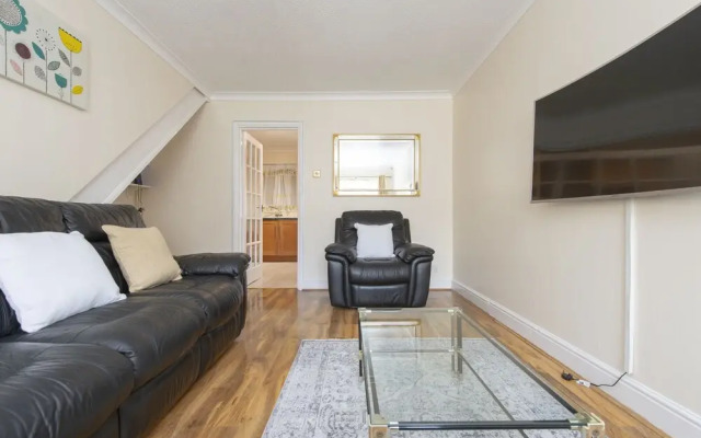 Abkat Holiday Home