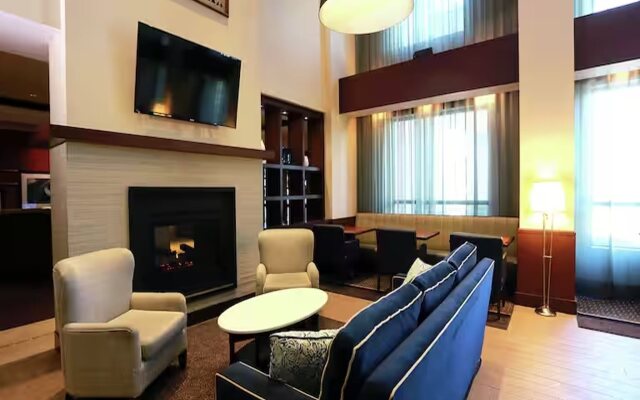 Hampton Inn & Suites by Hilton Laval