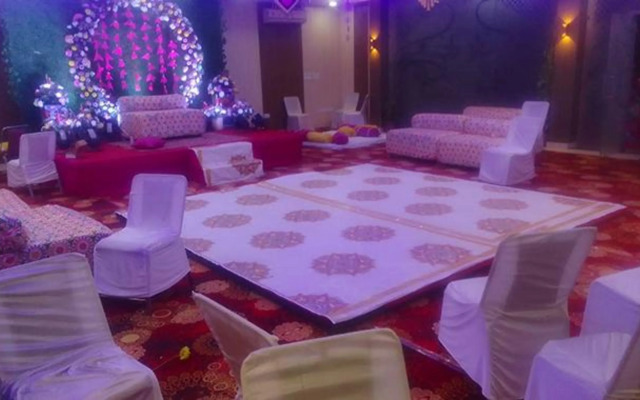 Fabhotel Pink Palace