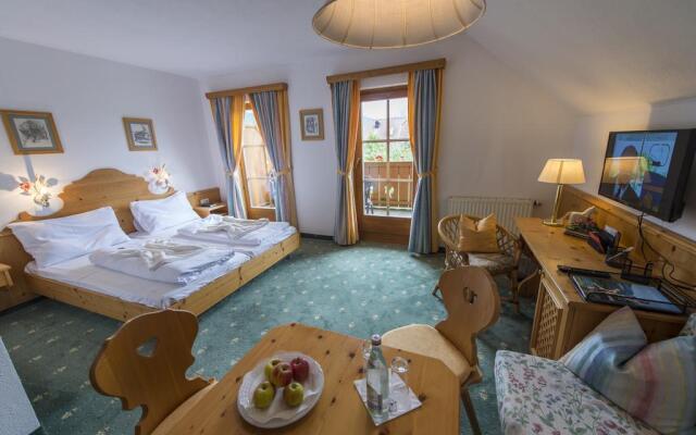 Gutshof Wolfgangsee Resort & Event Hotel