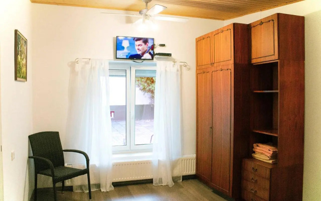 White Quiet Apartment