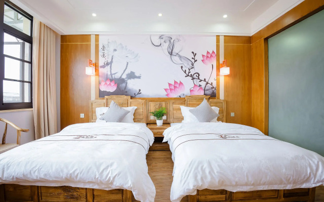 Qingcheng Sunrise Sailing Hotel