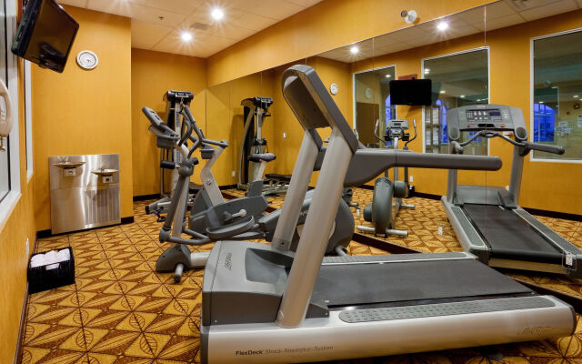 Holiday Inn Express Hotel & Suites CLARINGTON - BOWMANVILLE by IHG