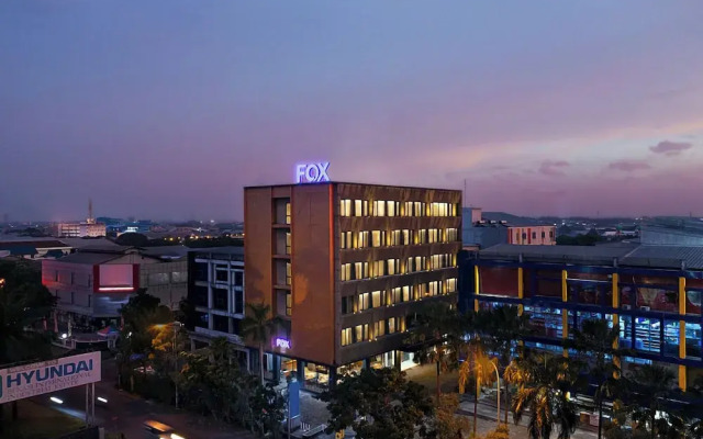 Fox Lite Hotel Cikarang