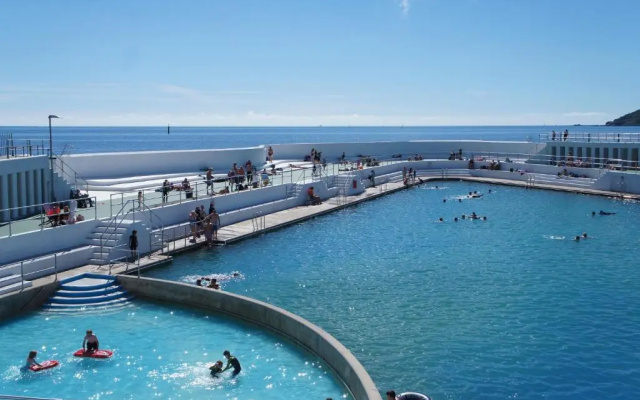Modern 2 Bed Apt Centre of Penzance, Lift Access