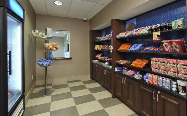 Hampton Inn & Suites Alexandria