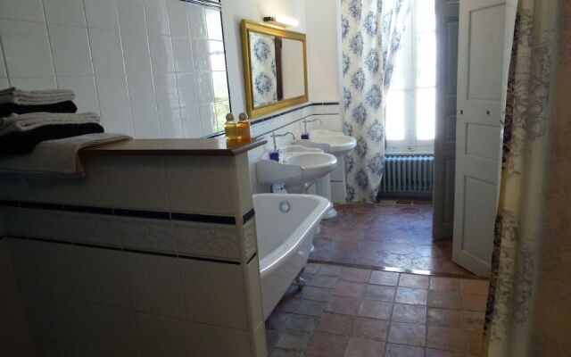 Hotel Coté Cour Chambres dhotes