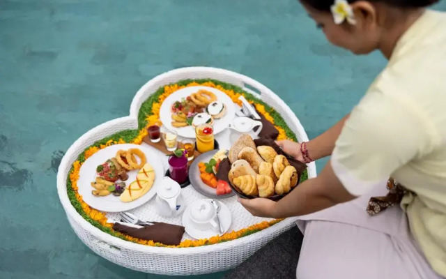 Swan Paradise A Pramana Experience