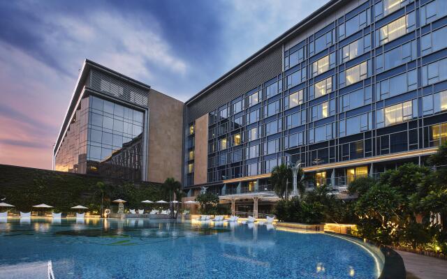 Legend Hotel Lagos Airport, Curio Collection by Hilton