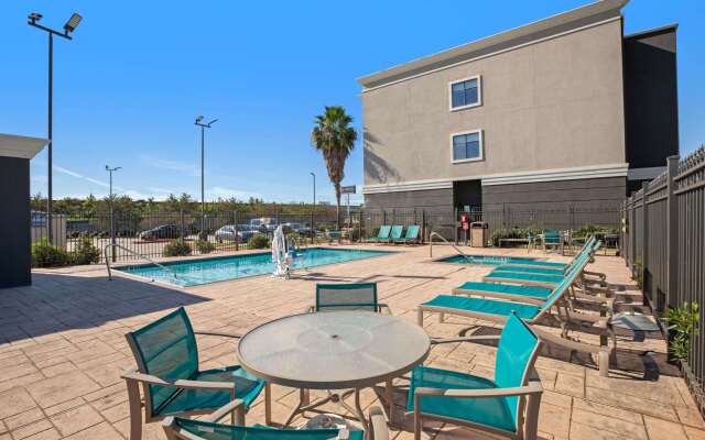 La Quinta Inn & Suites by Wyndham Pasadena North