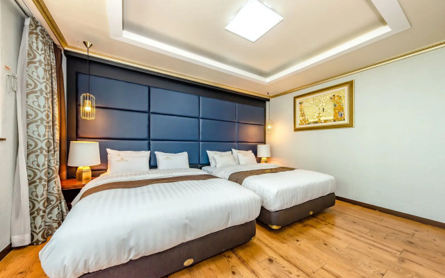 HS Tourist Hotel