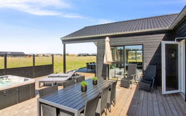 "Tom" - 950m from the sea in NW Jutland