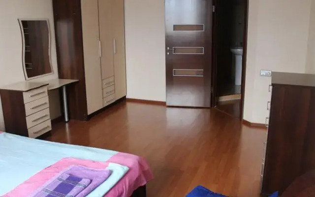 Houseroom F