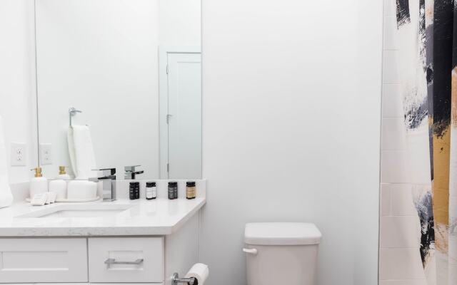 Domio Sylvan Park Spacious 8BR 2 Houses