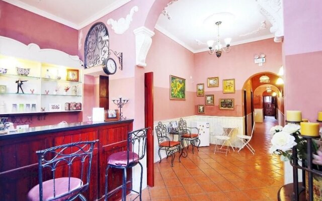 Alice Family Hotel