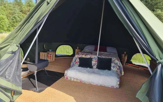 Glamping Pod - Sleeps 2 - Pets - Parking - Wifi