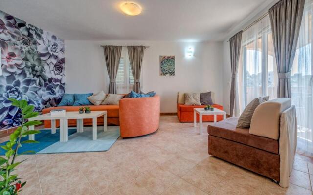 Holiday Home Mirna Vala